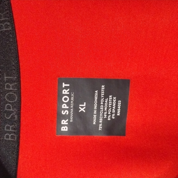 Banana Republic Sport Moisture-Wicking Crew Neck Training Tee - Picture 3 of 6